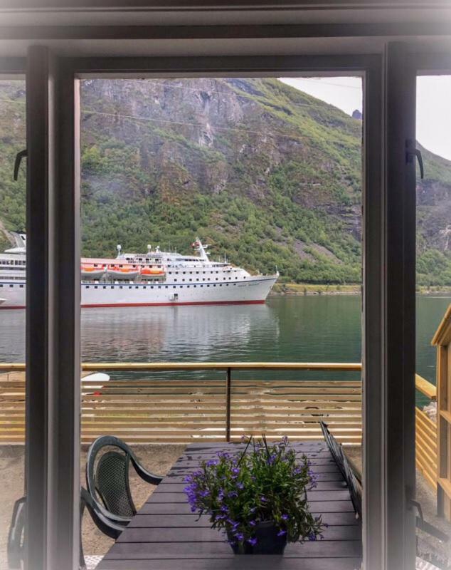 Solhaug Fjordcamping Geiranger Eksteriør billede